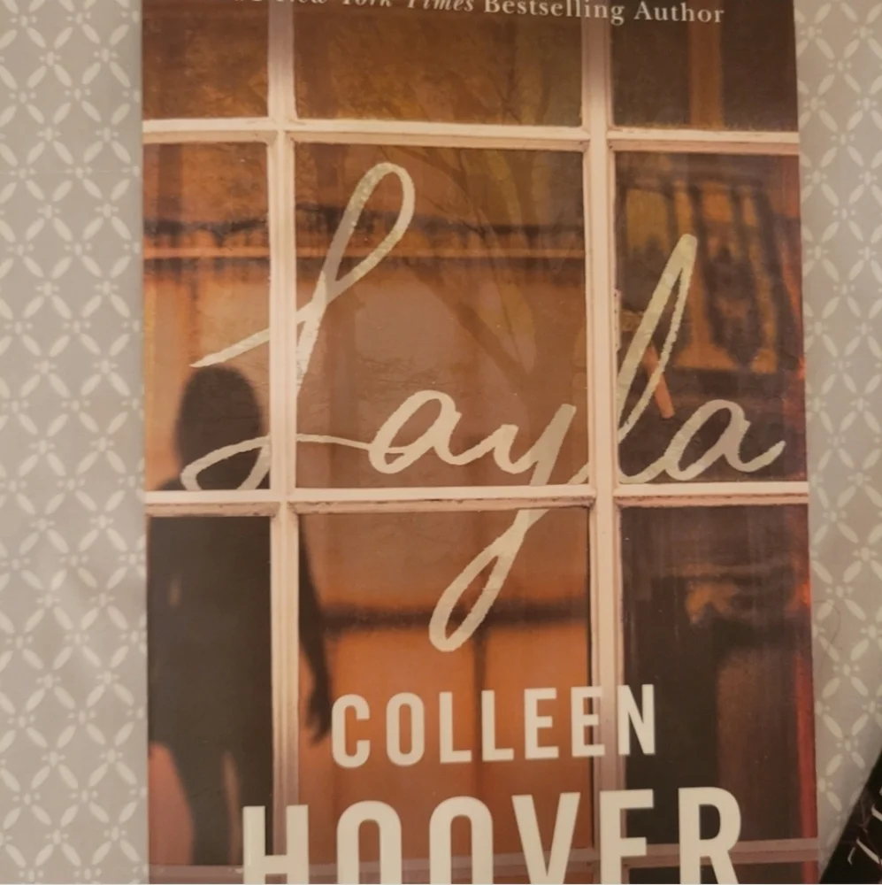 📚3 For $10 'Layla' By Colleen Hoover - Picture 1 of 2